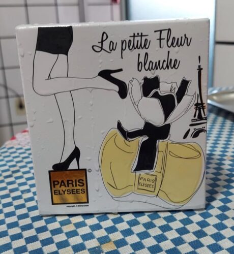 La Petite Fleur Blanche Paris Elysees photo review